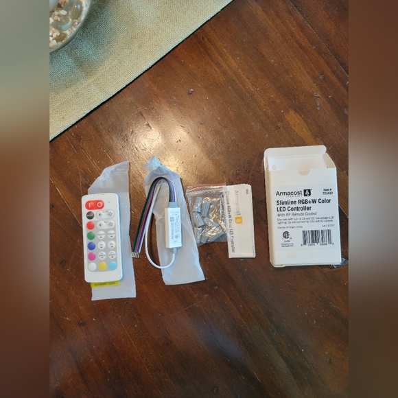 Armacost slimline RGB +W color led controller - Picture 2 of 3